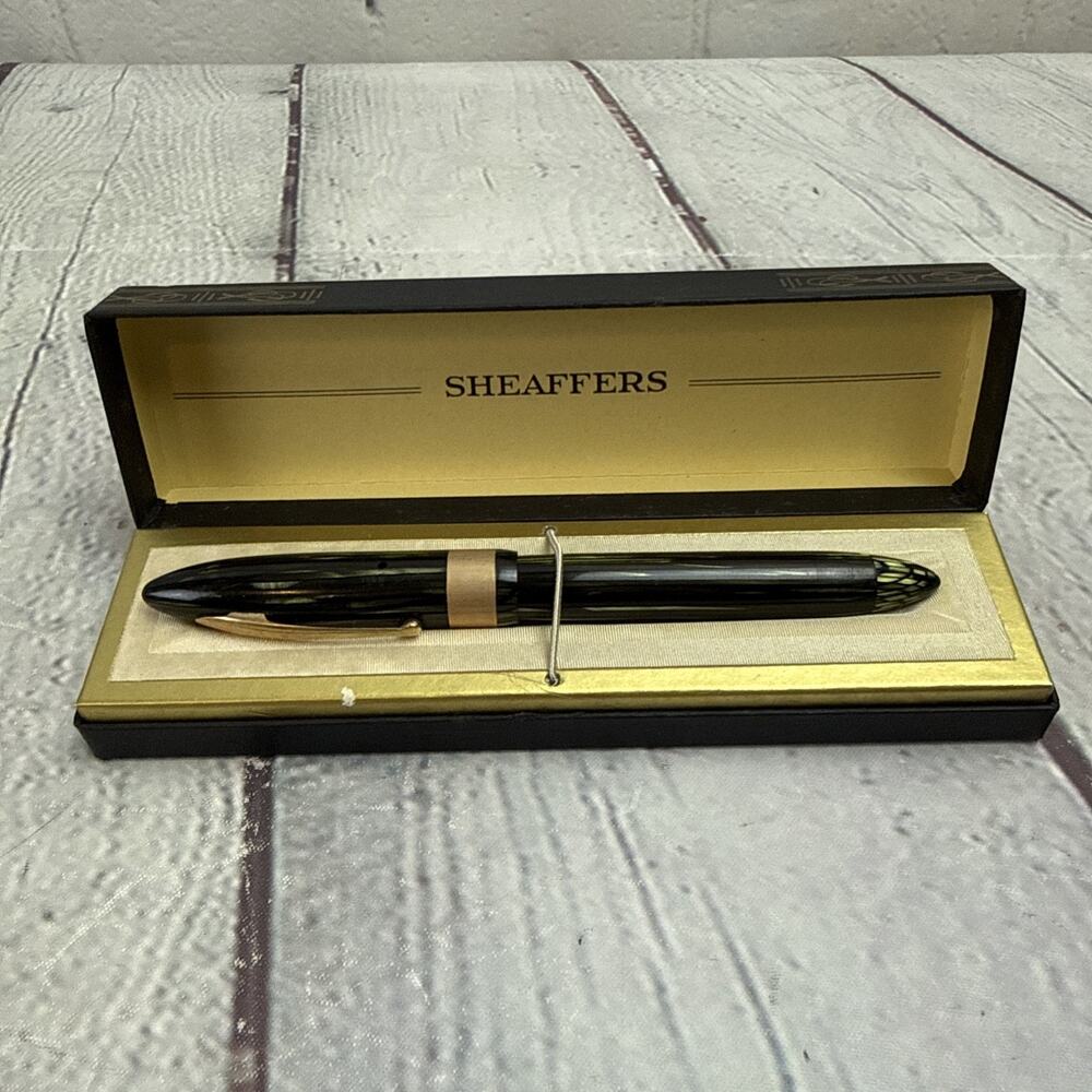 Vintage Sheaffer Fountain Pen Striated Green Nib #5 Feather Touch With Box